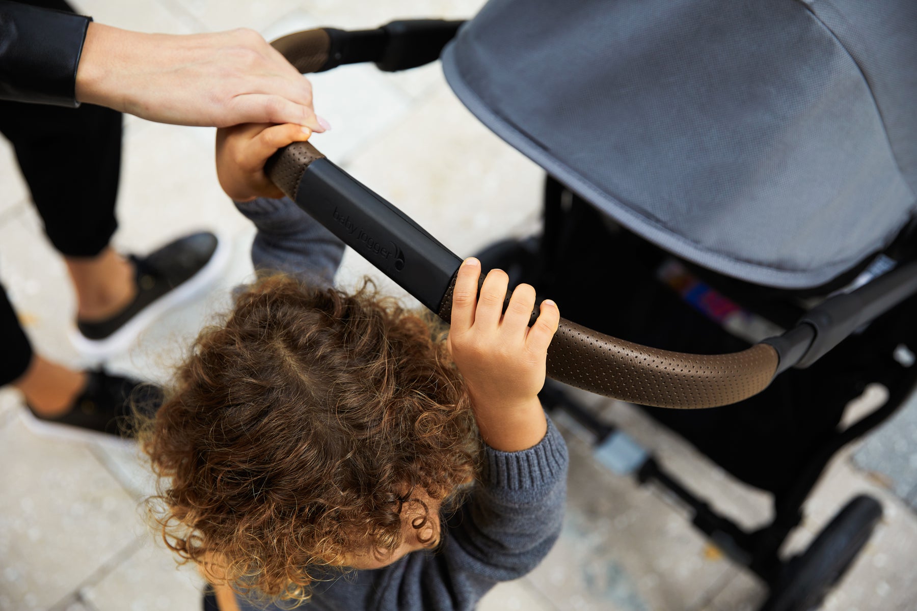 The stroller that grows with your family: Explore the magic of city select® 2